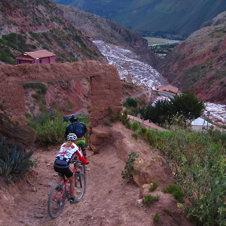 Lizzy Wasi Urubamba Hotel Buitenkant foto