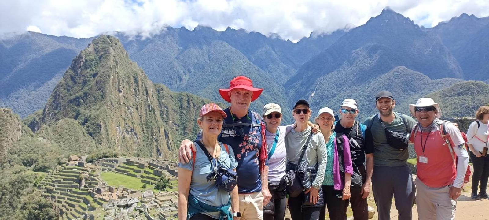 Lizzy Wasi Urubamba Hotel Buitenkant foto