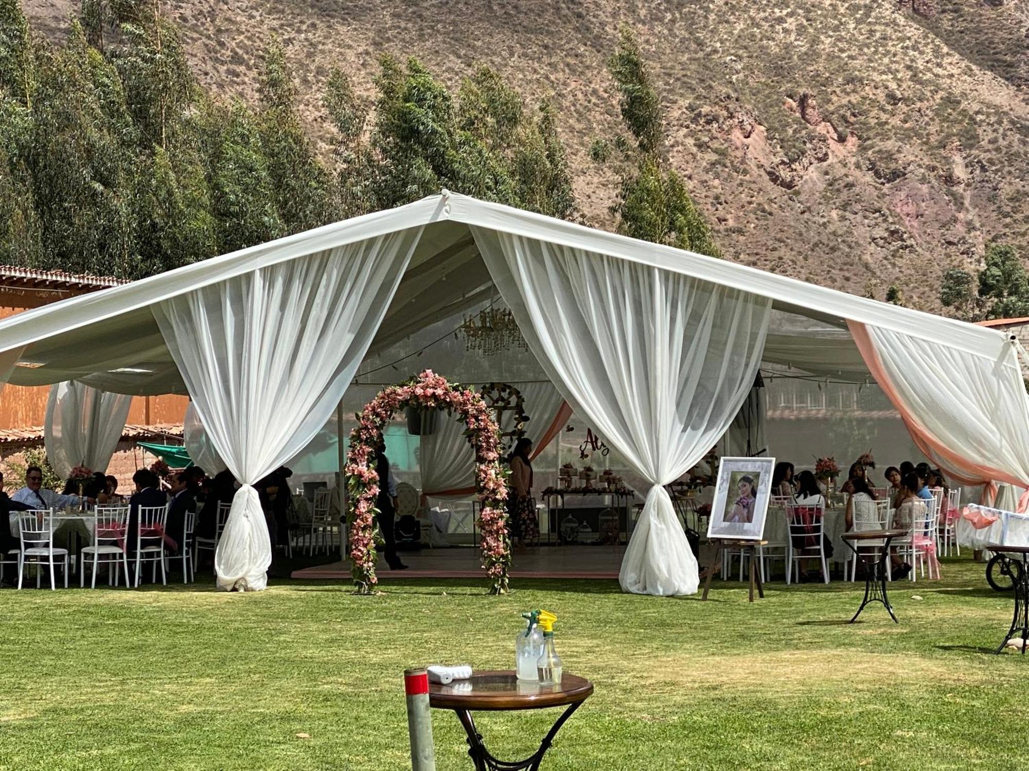 Lizzy Wasi Urubamba Hotel Buitenkant foto