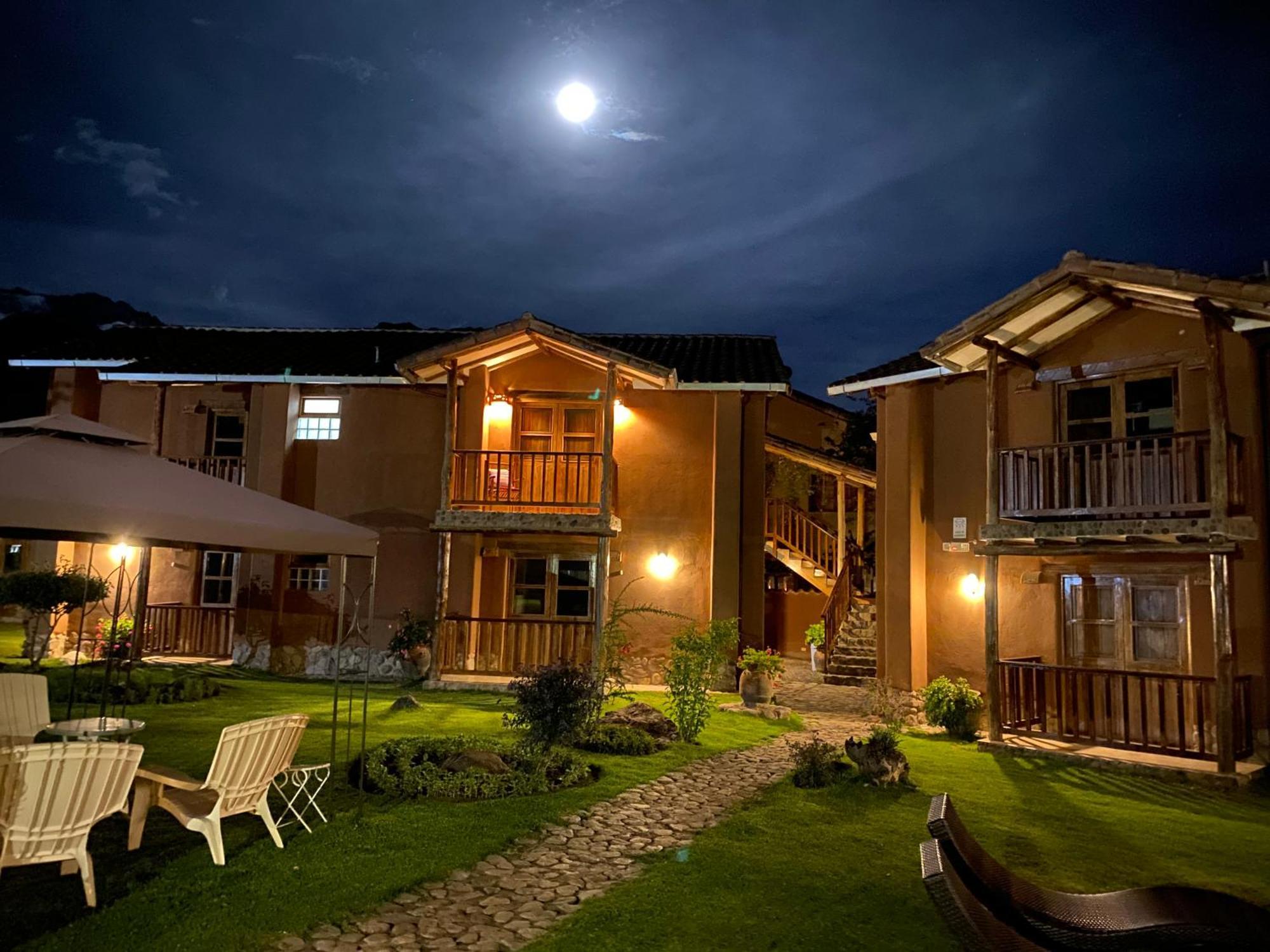 Lizzy Wasi Urubamba Hotel Buitenkant foto