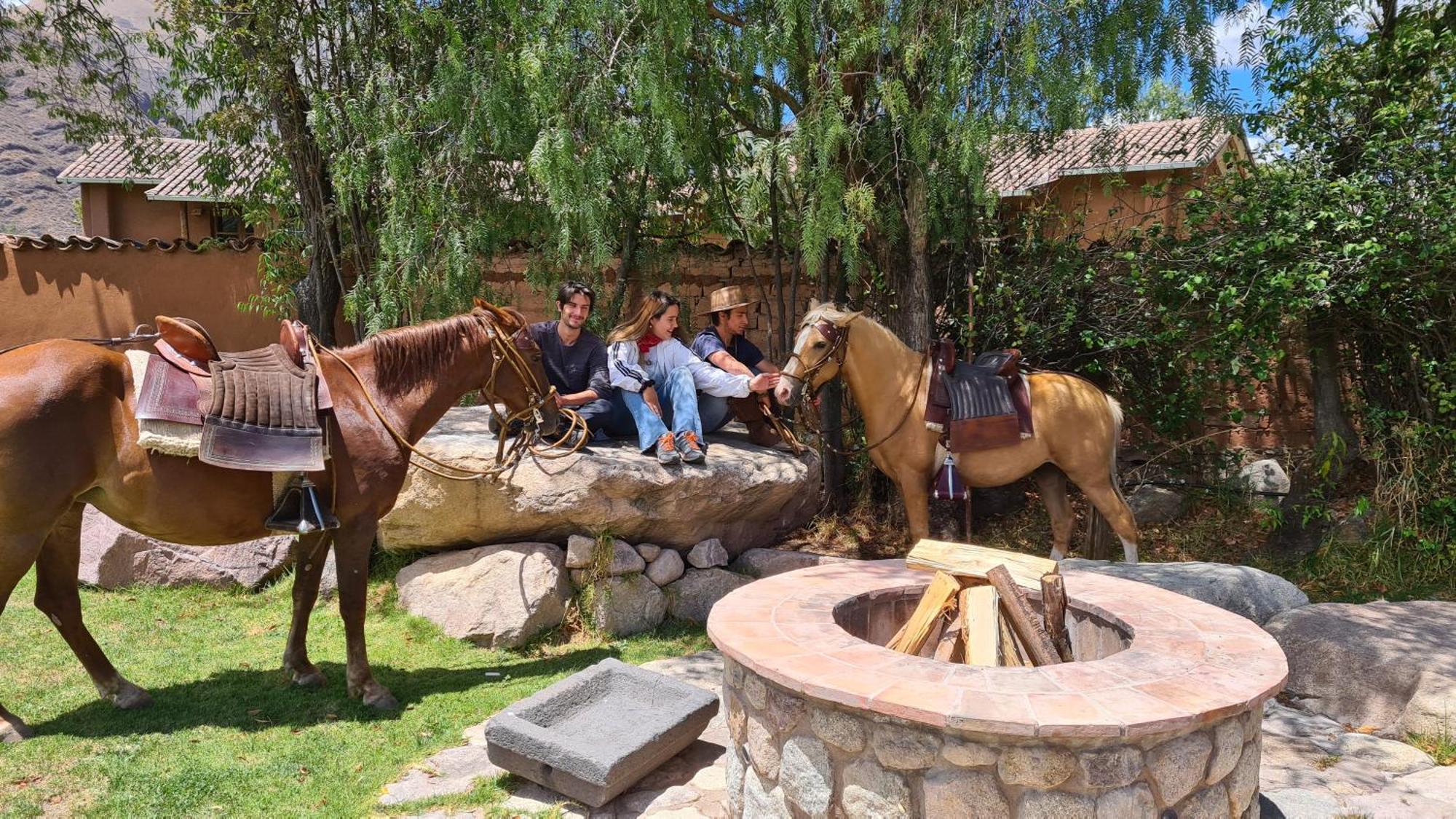 Lizzy Wasi Urubamba Hotel Buitenkant foto